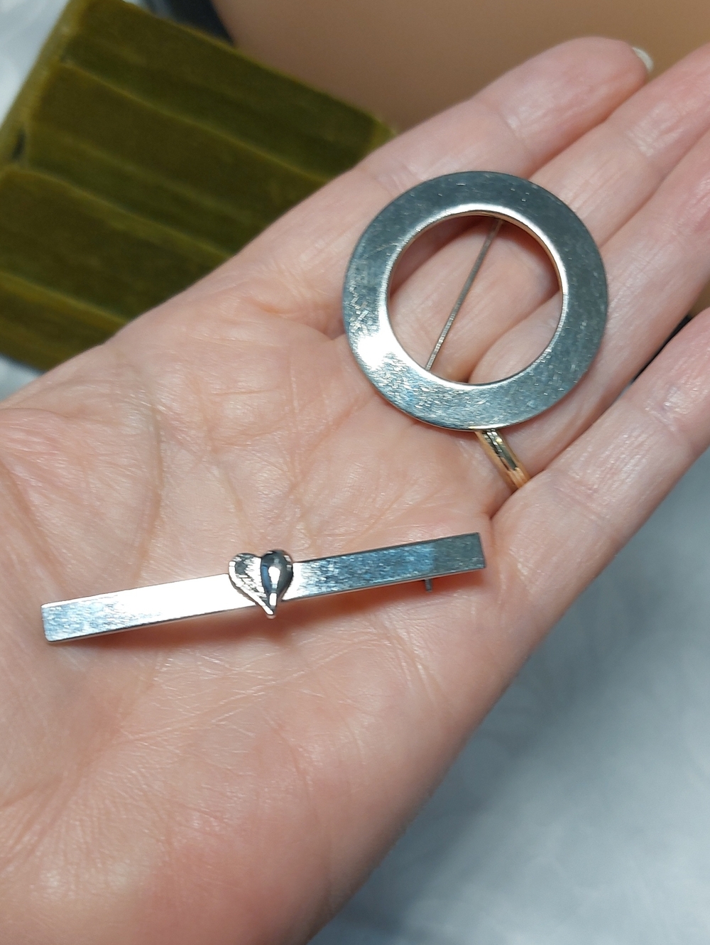 2 Silvertone Plain Circle & Bar Brooch Pin Minimalist